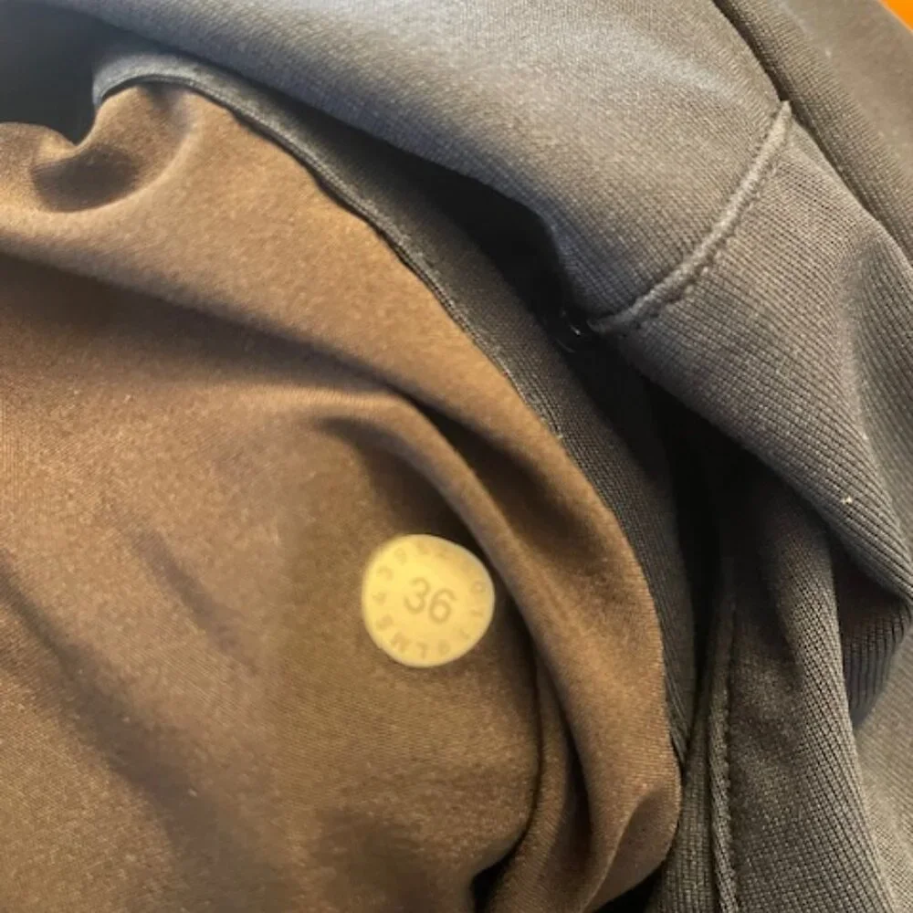 lululemon Commission Pant in Navy Blue, Size 36 - Picture 7 of 7